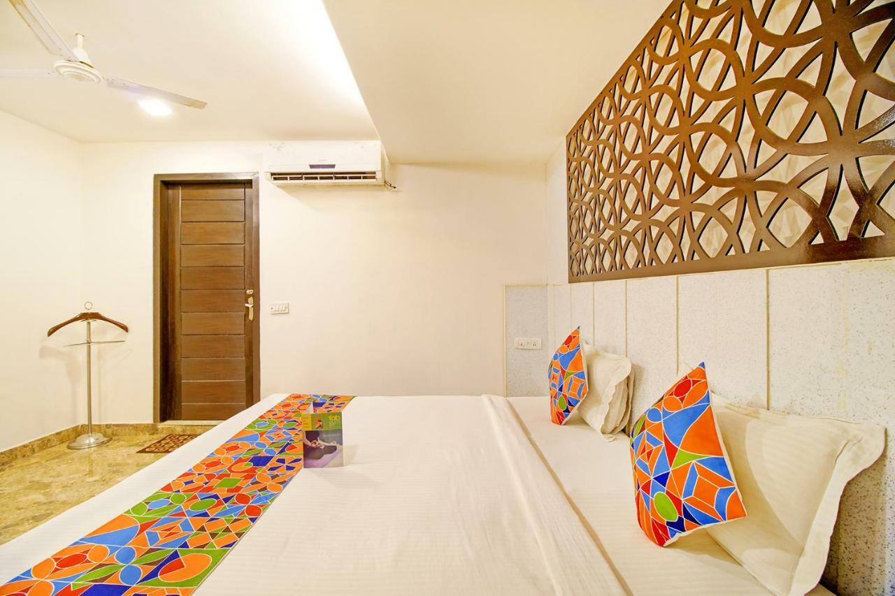 แฟบโฮเต็ล ไวท์โคลฟ Hotel นิวเดลี ภายนอก รูปภาพ