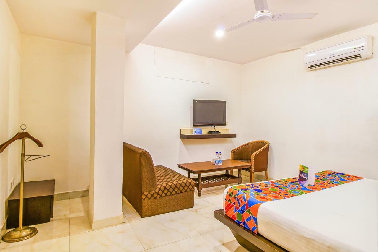 แฟบโฮเต็ล ไวท์โคลฟ Hotel นิวเดลี ภายนอก รูปภาพ